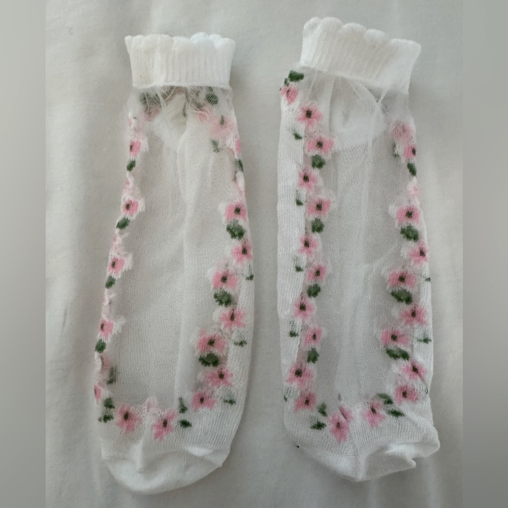 🆕 White Sheer Flower Socks